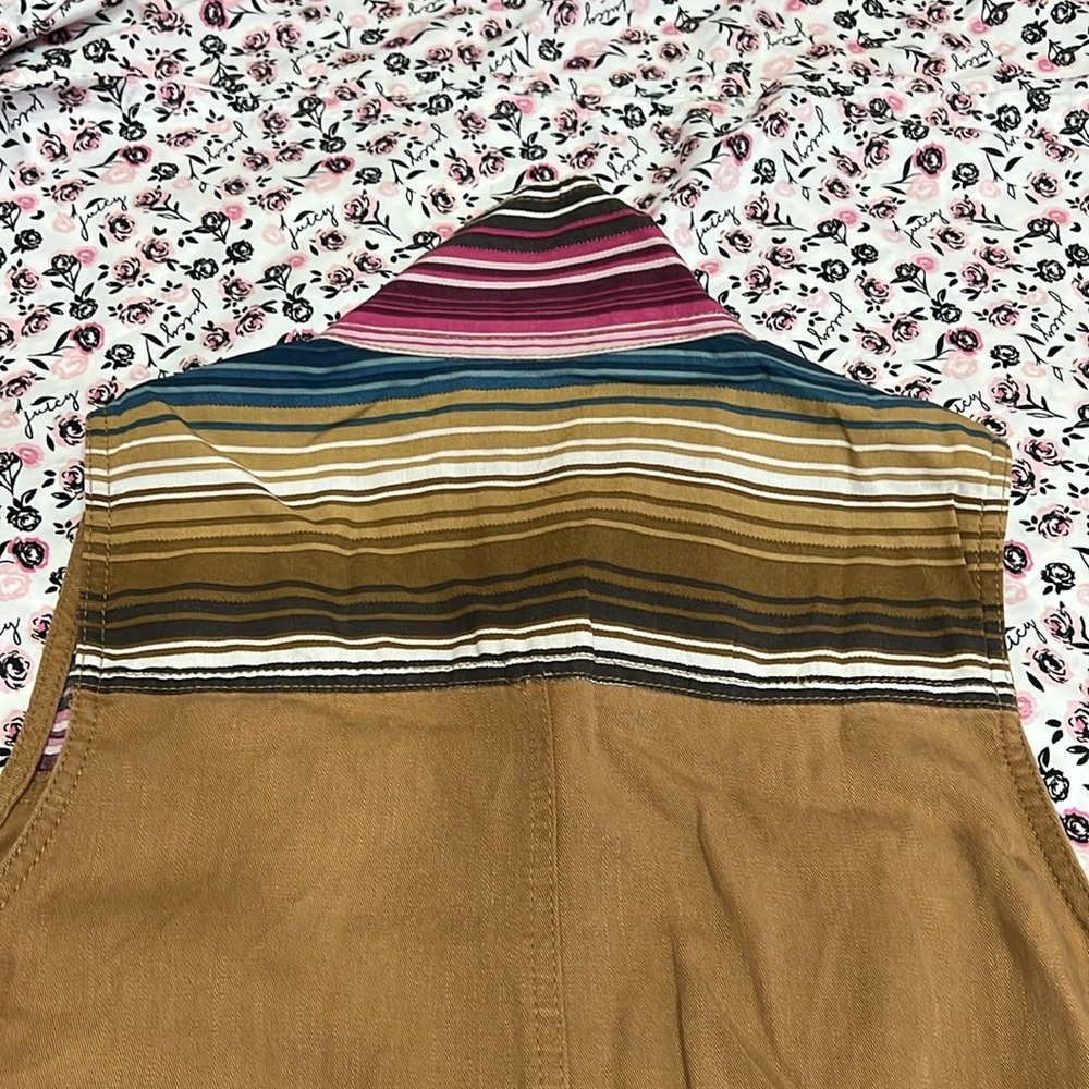 ARIAT WOMEN'S FIRST RODEO UPDATE VEST - Picture 9 of 9